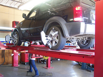 Jeffrey’s employs two Hunter 811 Laser Wheel Alignment Systems on site ensuring our customers a precision alignment!