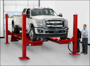 Hunter’s L451 four-post lift now features extra-wide 26” runways. The new generation four-post lift family is available in long or standard runway length and open- or closed-front configurations. Servicing a wider range of vehicles including dual axle and large capacity vehicles is easy on the new 26” wide runway.